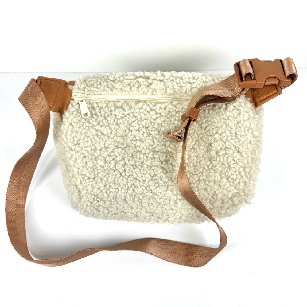 Freshly Picked Cream Tan Sherpa Fleece Crossbody Bag Medium Fanny Pack Purse NEW - Picture 4 of 8